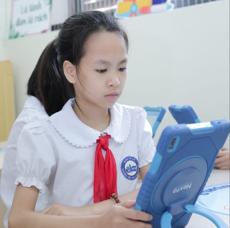 Làm sao để khuyến khích con tự học với sự trợ giúp từ Gia sư công nghệ Nexta Smart Study 1?